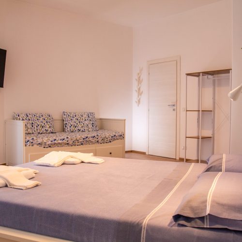 Fara1 Guest House